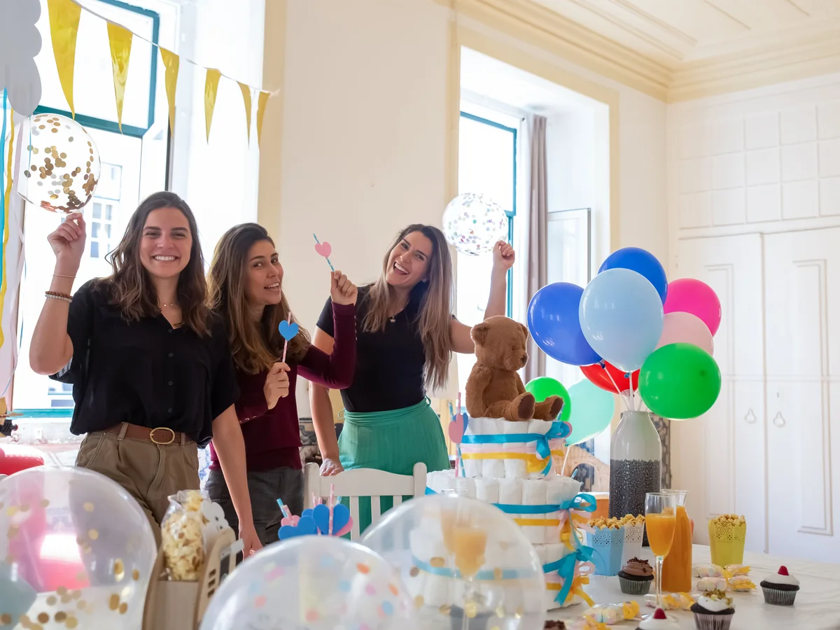 Baby shower con globos y decoración