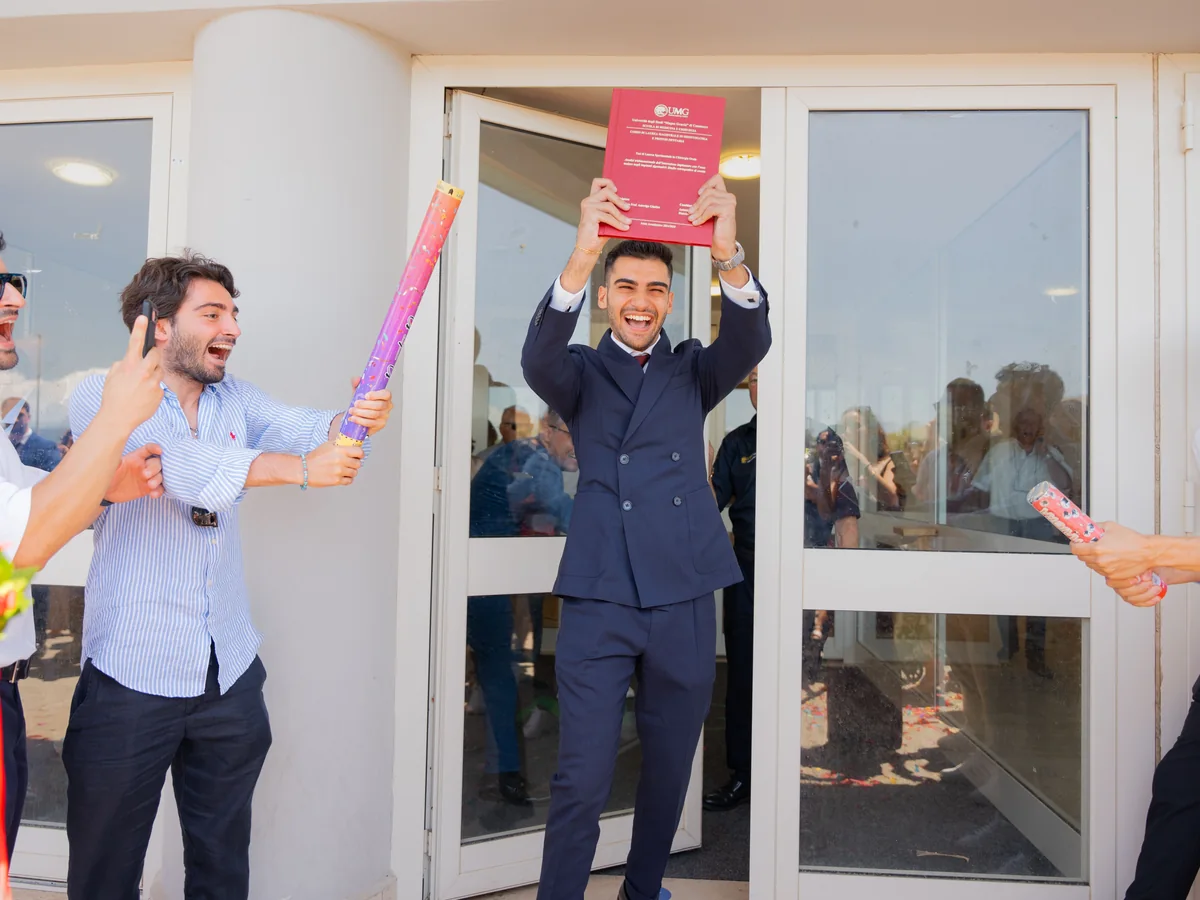 Graduación celebrada con amigos